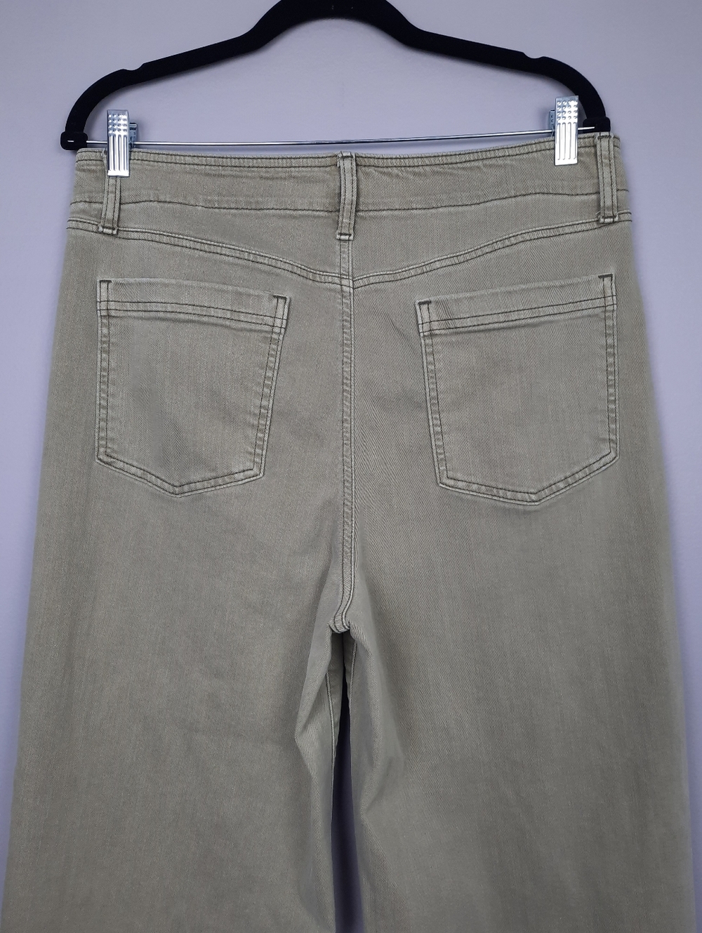 Chico's High Rise Pull On Wide Leg Crop Jeans in Washed Sage Green size 12 - Picture 6 of 16